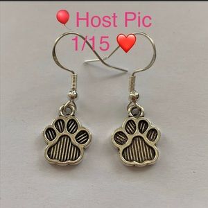 Super Cute Paw 🐾 Print Earrings